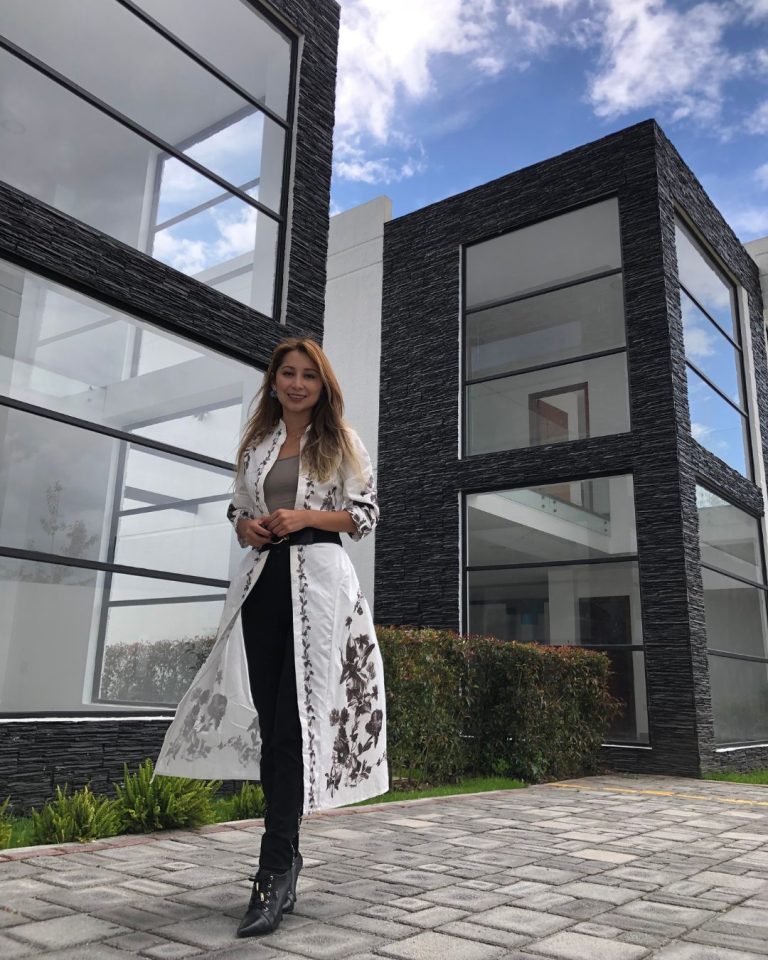 comprar una casa en venta en cumbaya